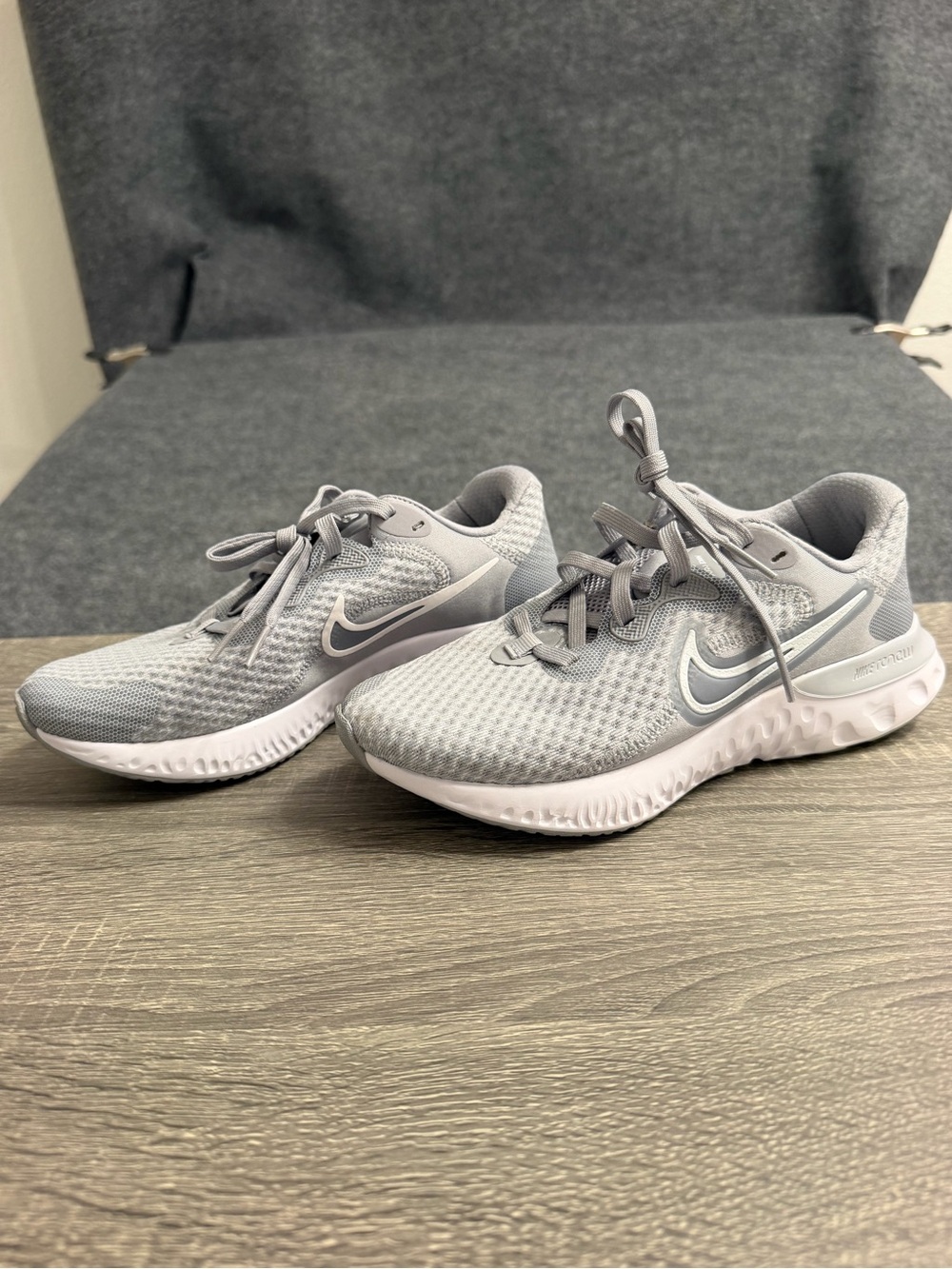 Nike Women's Light Gray Mesh Running Sneakers